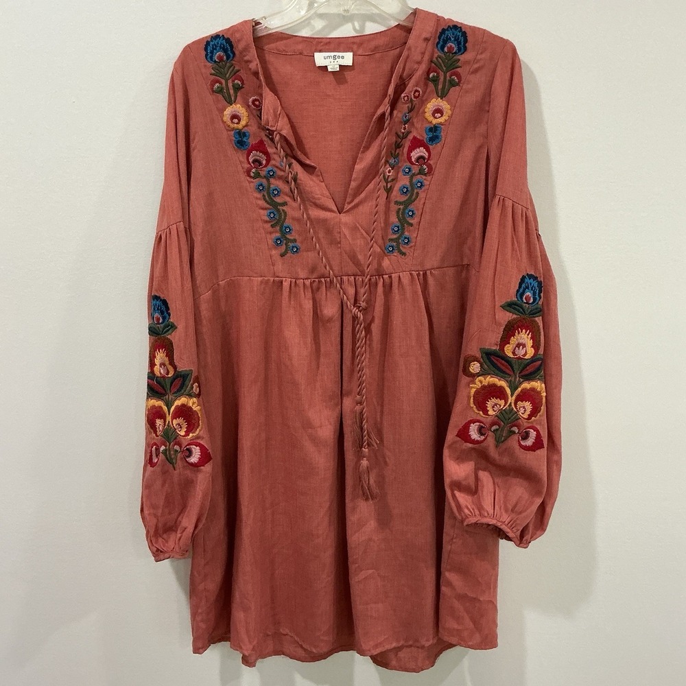Umgee Embroidered Tunic Top Womens Sz M Rust Floral Boho Flowy Tassel Peasant